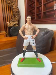 Mô Hình Ronaldo cao 28cm Tượng Cầu Thủ Bóng Đá Nổi Tiếng Thế Giới