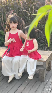 Set yếm lụa đỏ thêu thỏ tết trung thu bé gái dễ thương chất lụa gấm BERNIE 1 đến 7 tuổi H0525B19