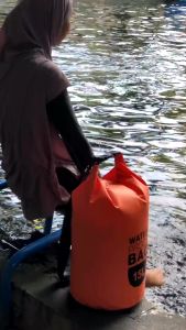 Terlaris Dry Bag / Tas Waterproof / Tas Anti Air / Tas Waterproof / Tas Pancing / Tas Renang Elegan