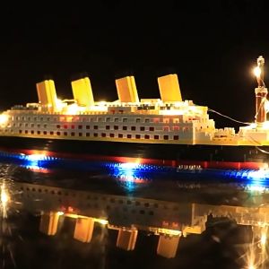 ZHBO Mainan Anak Laki-laki Lego Titanic 1878Pcs Susun Edukasi Mainan kapal induk Mainan Anak 8/10/12/14 tahun