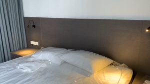 Đèn rọi đọc sách đầu giường Led 3W-220V Loại gắn tường Thân đèn Kim loại uốn 360 độ - DW192