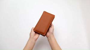Fashionable PU Leather Envelope Wallet Supple Feel Fine Pattern Enduring Quality Waterproof & Simple Care Ample Capacity