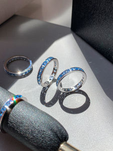 Flashing Blue Channel Diamond Ring Womens Simple Fashionable Zircon Ring Stacked Wearing Bridle Geometric Shape Marriage Suitable