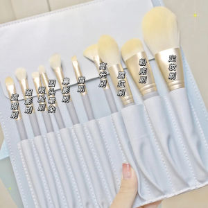 Affordable 10-Piece Makeup Brush Set with Storage Bag Eyeshadow Foundation Highlighter Concealer Brushes for Students