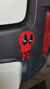 Emblem Variasi DEADPOOL Timbul 3D: Aksesori Unik untuk Motor & Mobil