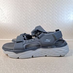 Sandal Skechers Max Cushioning Man/Sandal Gunung/Sepatu Sandal Skechers Max Cushioning Pria