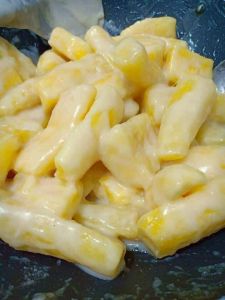 1kg khoai mì ruột vàng giống Thái (khoai lột sẵn hút ép chân không)