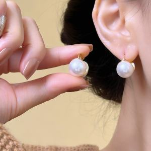 French Style Simple Pearl Ball Earrings Versatile Minimalist Personality Design Fashion Jewelry for Women Geometric Pattern