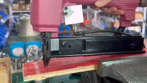 Pneumatic Air Nailer Stapler Tacker 1013J/9040 (440K) Upholstery Tool for Woodworking Furniture Repair