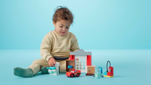 LEGO DUPLO 10456 Đồ Chơi Bộ Lắp Ráp Chuyến Thăm Gara Của Bác Sĩ Doc Và Xe McQueen (35 chi tiết)
