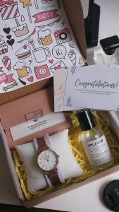 Hadiah Untuk Pacar Cewek Satu Paket Jam Tangan Dompet Premium Murah Bisa Request Ucapan