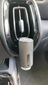 Máy phun nước hoa ô tô Gắn cửa gió điều hoà Cao cấp. Chip AI tự động khuếch tán nước hoa khi khởi động xe