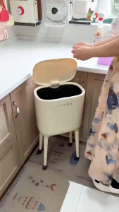 Antique Style High-legged Trash Can for Kitchen with Narrow Gaps Large Capacity Covered and Pulleys Kitchen Waste Sanitation Bucket Antique Style High-legged Trash Can for Kitchen with Narrow Gaps Large Capacity Covered and Pulleys Kitchen Waste San