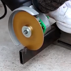 Premier Hardware High-Quality Metal Cutting Disc for Iron and Steel 100mm Diameter 20mm Hole - New