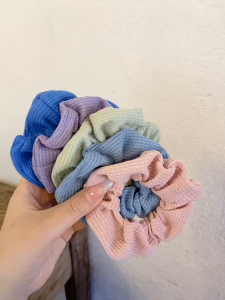 Knit Hair Band Scrunchies 🎀 格子针织大肠发圈 Getah Rambut Gaya Bun Ringkas Girl Hair Tie Cute Elastic Hair Band Hair Rope Hair Accessories