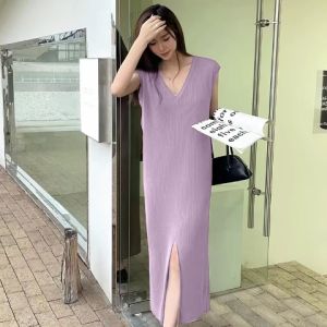 QXshop สินค้างานน่าโดน เดรสยาวสุดปัง เดรสคอวี มี 5 สีให้เลือก จุกๆ ใส่สบายเหมาะทุกที่ ใส่เข้าอะไรก็ดูดี ดีไซน์มินิมอล สีพื้นไม่พิมพ์ลวดล