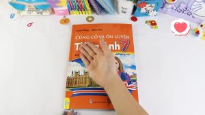 Sách - Củng Cố Và Ôn Luyện Tiếng Anh 7 - Biên soạn theo chương trình GDPT mới - ndbooks