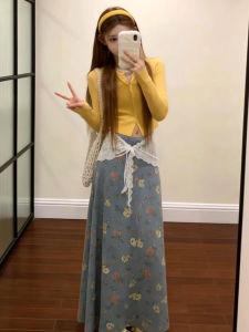 LIRENQING | Bộ Áo Cardigan Knit Màu Vàng Dopamine và Chân Váy Hoa