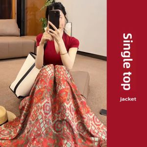 YUEZHONGWEI | Red V-neck Short Sleeve T-shirt Womens Summer Slim Fit Waist-cinching Unique Design Beautiful Commute Style Korean Version