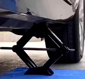 Auto Labor-Saving Jack Ratchet Wrench with Long Handle Car Repair Tool Easy to Use Hand Tools