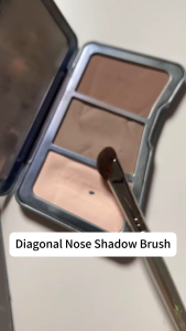 Nose Contour Brush Angled Nose Shadow Makeup Brush Soft Synthetic Bristles Blending Brush for Nose Shading Contour