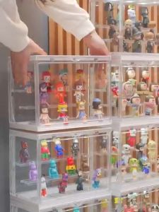 Home Signature Display Case Popmart Storage Perfume Organizer Transparent Boxes Stackable Magnetic Dustproof Box Toy Doll Desktop Organizer Storage Display Box