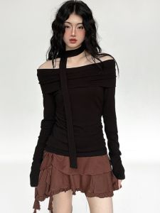 American Retro Spicy Girl Black One Shoulder Long Sleeve Knitted Sweater Womens Design Sensation Niche Slimming Base Top