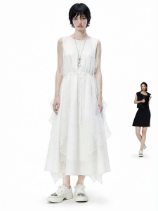 S·DEER | Round Neck Lace Hem Sleeveless Dress