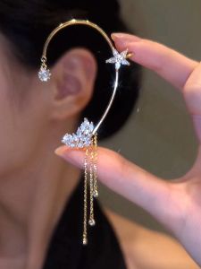 Luxurious Titanium Steel Moonlight Star River Ear Cuff for Women with Unique Round Face Design Under 50 Yuan