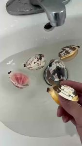 Water-Spraying Clam Toys Tricky Water-Absorbing Marine Shellfish Mini Water Creative Small Gifts for Children April Fool