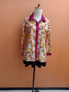 atasan kemeja wanita cream motif kuning batik list merah M cewek lengan panjang kerja kuliah