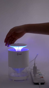 [Hỏa tốc HCM] Đèn LED Diệt Côn Trùng COMET CM078 3W 2 trong 1 gồm tia ánh sáng tím + quạt hút