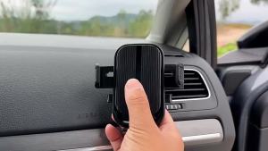 ✨ 2025 ✨ Mechanical Induction Car Bracket Horizontal and Vertical Universal New Air Outlet Navigation Car Phone Holder[Warm and Bright Home]