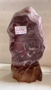 Cây đá vân đỏ tự nhiên cho người mệnh Thổ và Hỏa cao 40 cm nặng hơn 6 kg