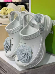 Crocs | Beach-Style Elevating Clogs