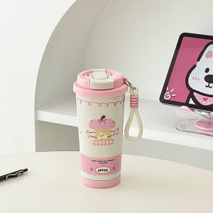 2025 แก้วกาแฟรักษาความร้อนแบบพกพาสีสันสดใสพร้อมด้ามจับแบบดูดไดรฟ์สำหรับผู้หญิง แก้วน้ำทรงแอปเปิ้ล