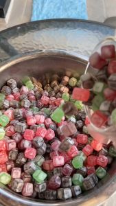 🍇 เยลลี่น้ำแข็ง ขนมเยลลี่น้ำแข็ง รสชาติเปรี้ยว รสผลไม้รวม หนึบหวาน ผลิตภัณฑ์ของ 🍇