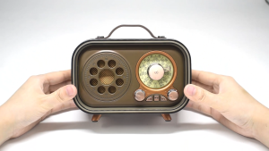 Radio 1315BT FM/AM/SW Retro Warna Lampu Portabel Speaker Bluetooth Luar Ruangan Kreatif Multifungsi Radio