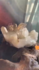 Ổ đá thạch anh tinh thể to lớn còn nguyên sơ nham thạch năng lượng vũ trụ 784