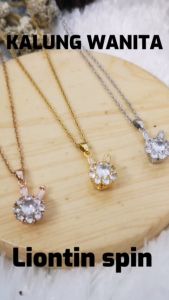 Perhiasan Wanita Kalung Titanium Asli Anti Karat Liontin Spin