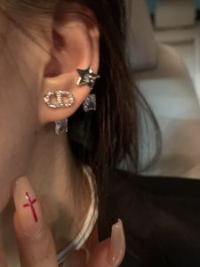 ต่างหูประดับเพชรเซอร์โคเนียประดับโลหะผสมเงินสำหรับผู้หญิง เครื่องประดับแฟชั่นสไตล์เกาหลี เครื่องประดับหูสุดหรูหรา