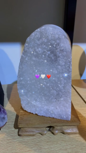 纯白、纯净🤍 📷实物更白闪✨1.62kg Natural Clear Quartz with beautiful Agate💙