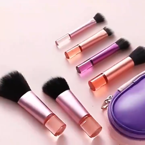 10-Piece Mini Portable Makeup Brush Set Including A Storage Bag Includes Foundation Brush Blush Brush And Eyeshadow Brush. Available In Pink And Black.