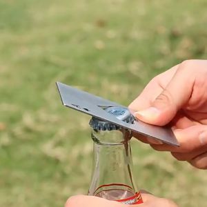 Ace of Spades ที่เปิดขวด Creative โป๊กเกอร์รูปร่างสแตนเลสในครัวเรือนเครื่องมือที่เปิดขวดเบียร์