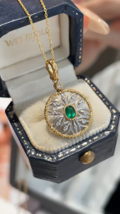 Montagne Jewelry 18k Pure Gold necklace for women Diamond Inset Sun Flower Design Fine Jewellery Natural Green Gem Emerald Pendant Necklace