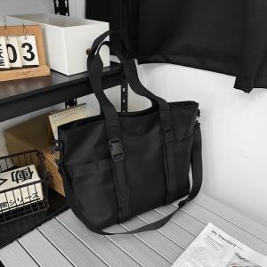 กระเป๋าสะพายข้างผู้ชายความจุขนาดใหญ่ ลำลอง กระเป๋าสะพายแฟชั่น นักเรียน กระเป๋าถือระดับกระเป๋าแล็ปท็อปกระเป๋าโท้ทวัสดุไนลอน ซิป ปิด