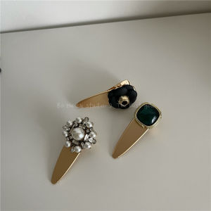 Retro Hong Kong Style Hair Clips: Small Xiangshan Tea Flower & Duckbill Bangs Clips