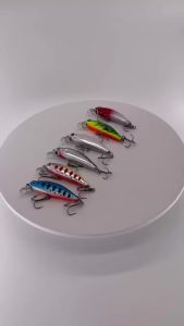 Mồi Câu Giả BILLINGS 5.5cm 6.7g Mồi Rung Lắc Chìm Mắt 3D Cá Nhỏ Nhân Tạo Mồi Cứng Mồi Crankbait Dùng Cho Câu Biển Sông Hồ Bãi Biển.
