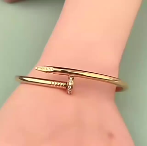 GELANG TANGAN TITANIUM WANITA KEREN DAN ELEGAN BAYAR DI TEMPAT