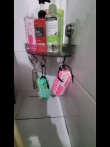 Kệ Để Đồ Nhà Tắm Hính Tam Giác Hút Chân Không Có Kèm Móc Treo Tiện Ích